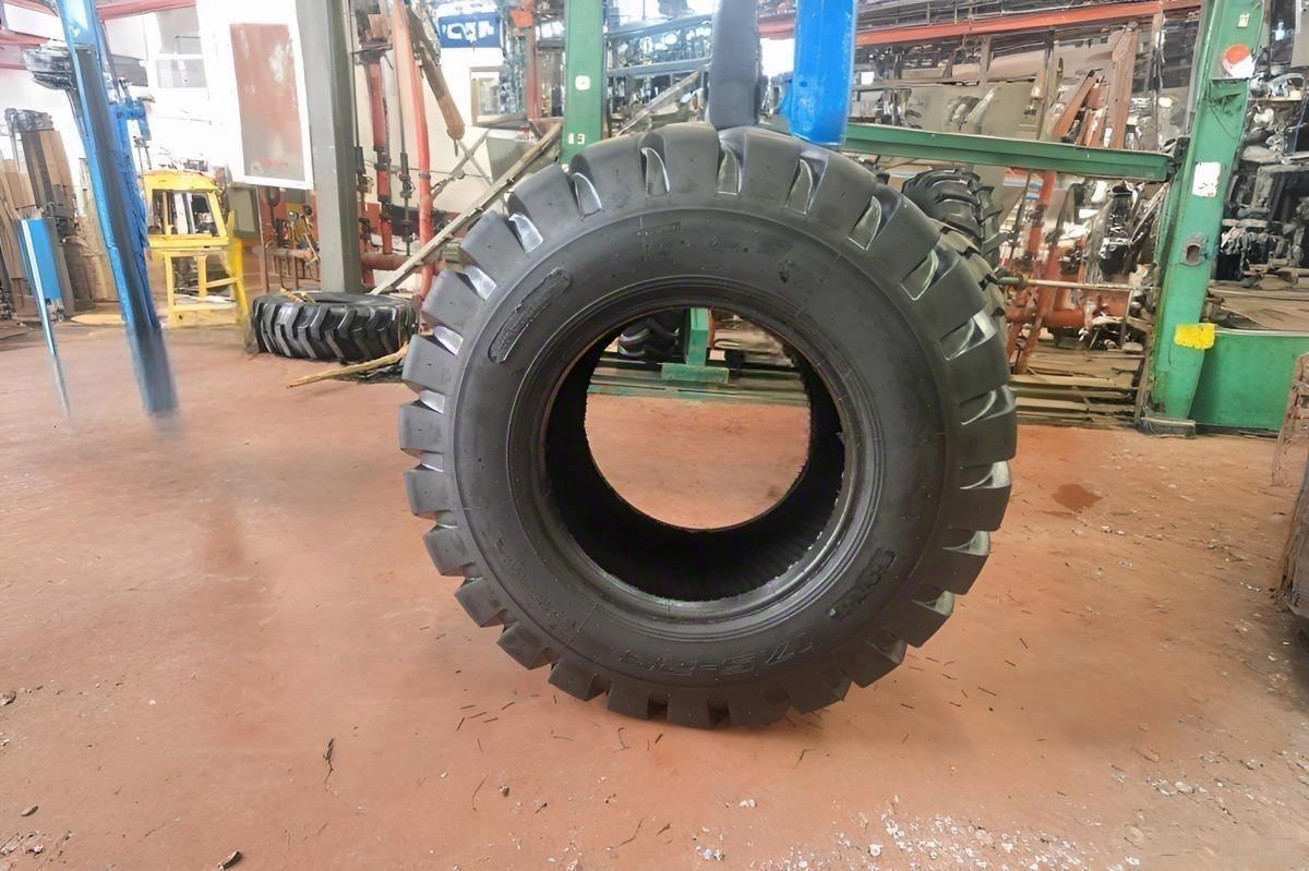 17.5-25 E-3/L-3 Tire: Reliable Performance for Heavy-Duty Work